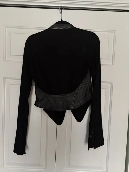 Byron Lars - Picture 2 of 2